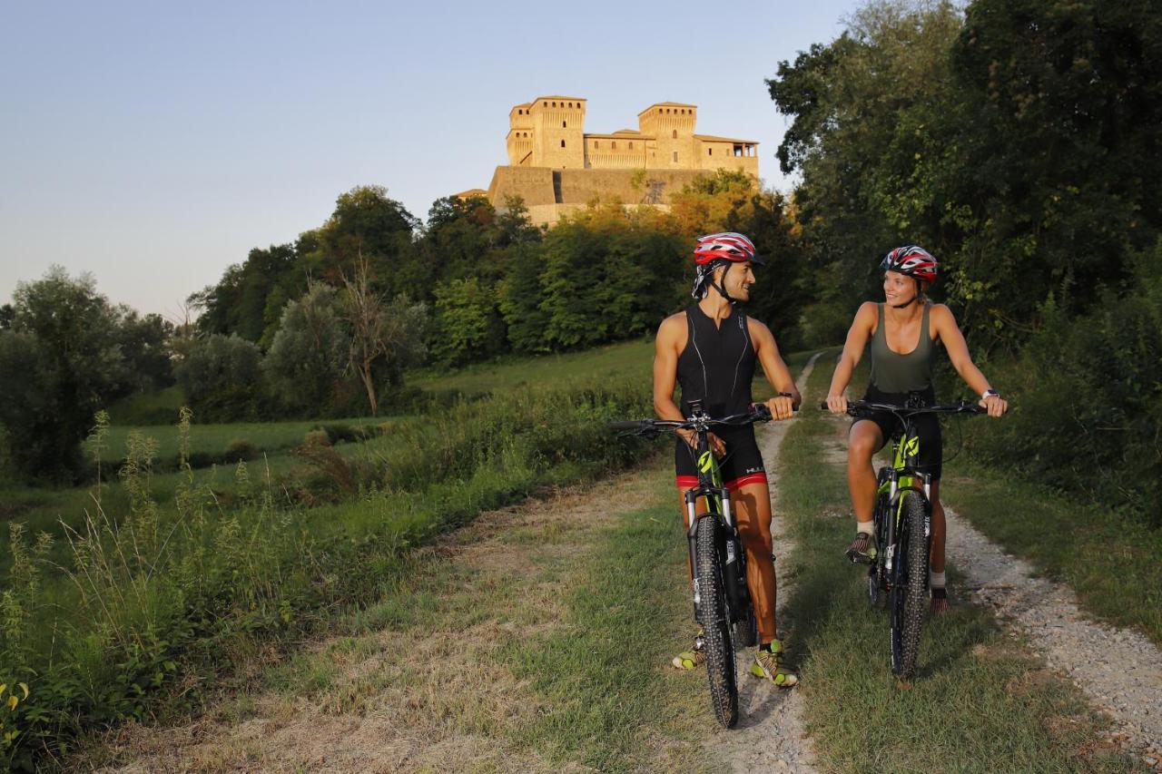 La Locanda Del Borgo Torrechiara Ngoại thất bức ảnh