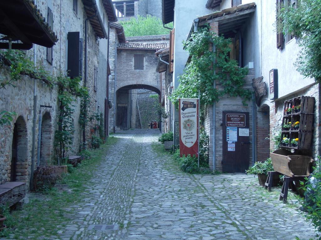 La Locanda Del Borgo Torrechiara Ngoại thất bức ảnh