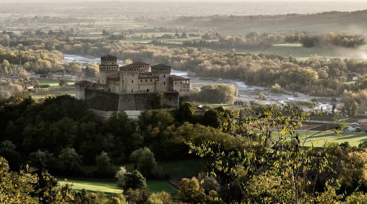 La Locanda Del Borgo Torrechiara Ngoại thất bức ảnh